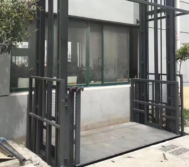 松溪导轨式施工升降机助力民生工程提速增效